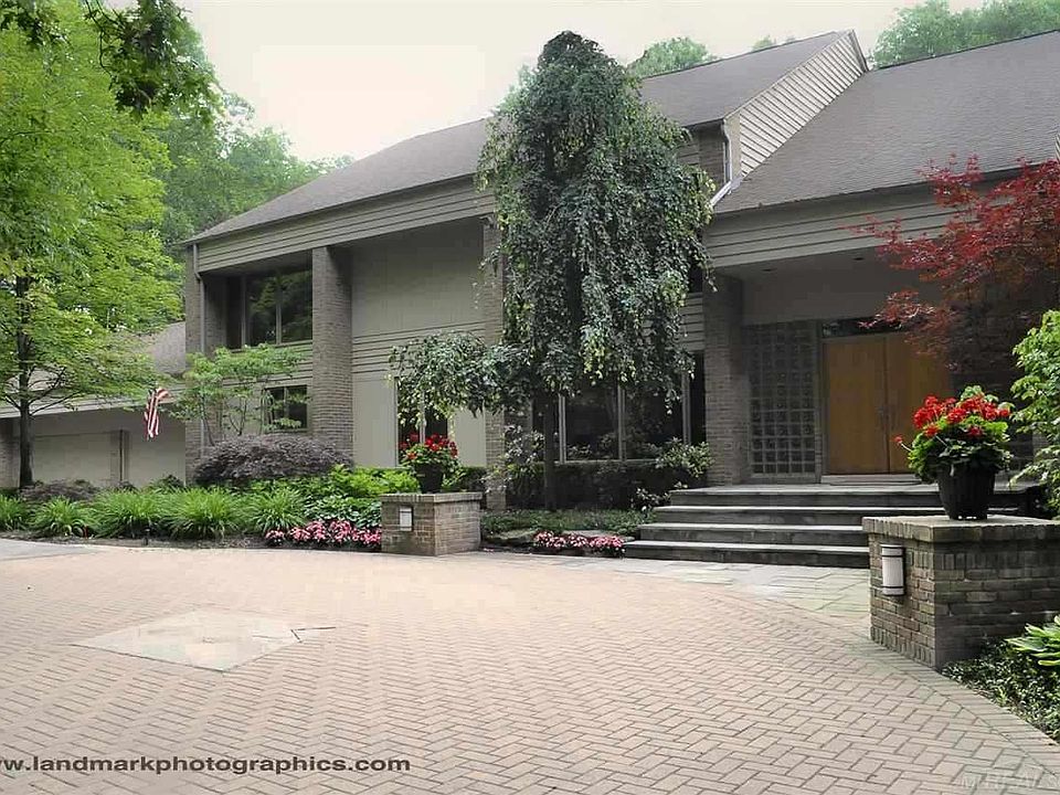 1st image of 2500 Royal View Dr