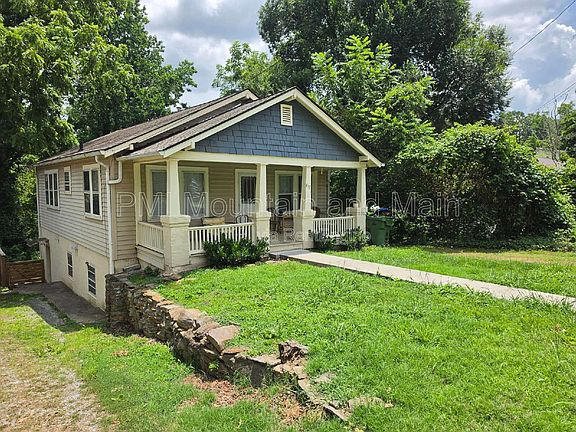 3rd image of 617 Brookshire St #B