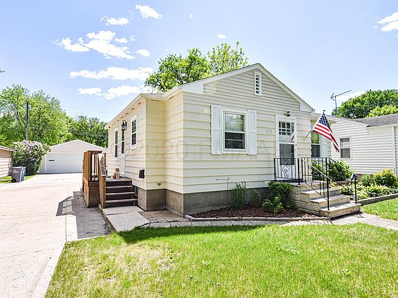 2nd image of 432 12th St N