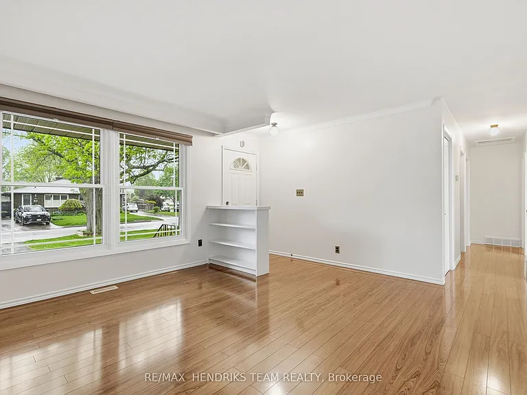 23 Crescentwood Dr — Photo 11