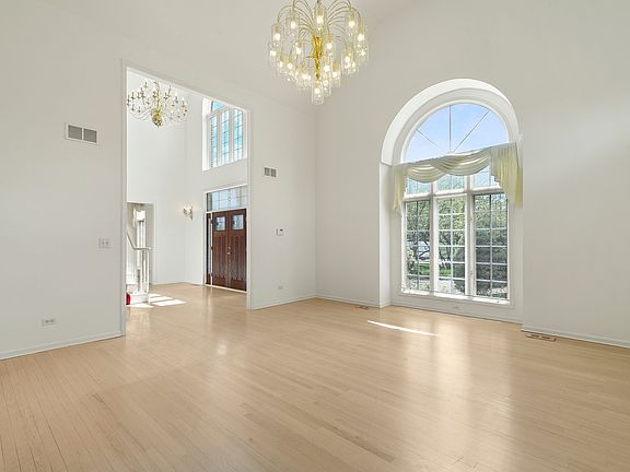3rd image of 1890 Haven Ln