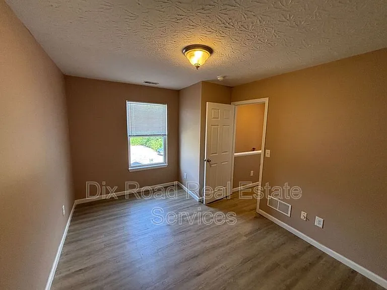 100 Kaitlin Way — Photo 14