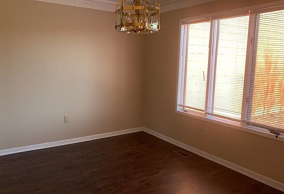5th image of 4414 Burlingame Cmns