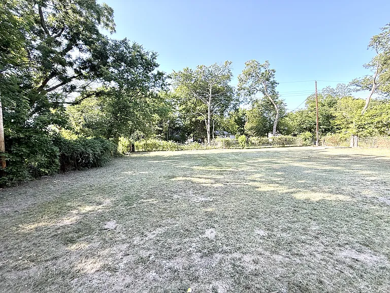 721 Roff St NE — Photo 20