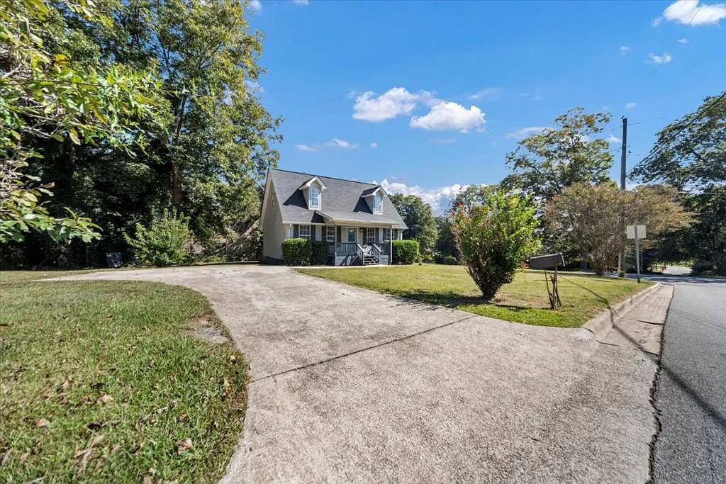 3 bed, 2.0 bath, 1254 sqft, $2,200 — Photo 4