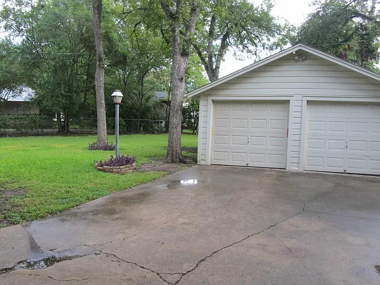 2409 Northland Dr — Photo 12