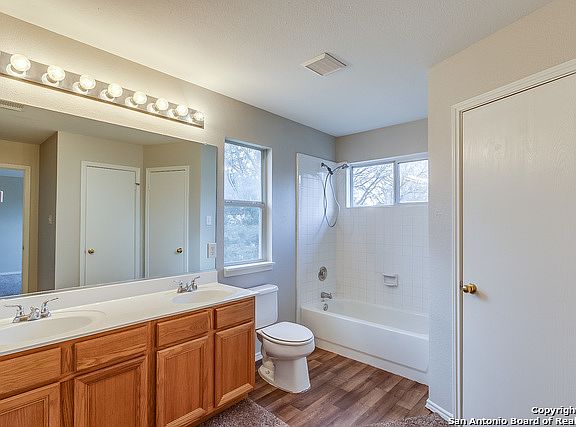 3rd image of 222 Rosegate Dr