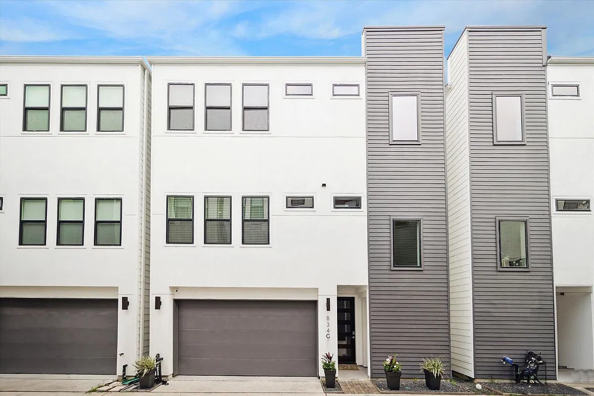 3 bed, 3.5 bath, 2328 sqft, $3,000 — Photo 1