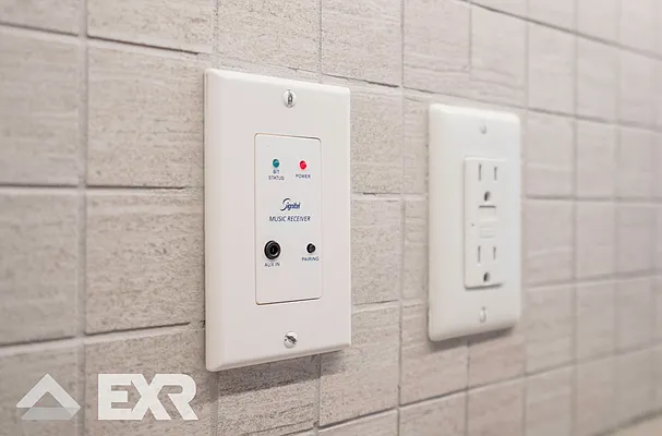 Rented by The KCI Group | media 6