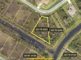 1926 Quintero Ln, Lehigh Acres, FL 33972