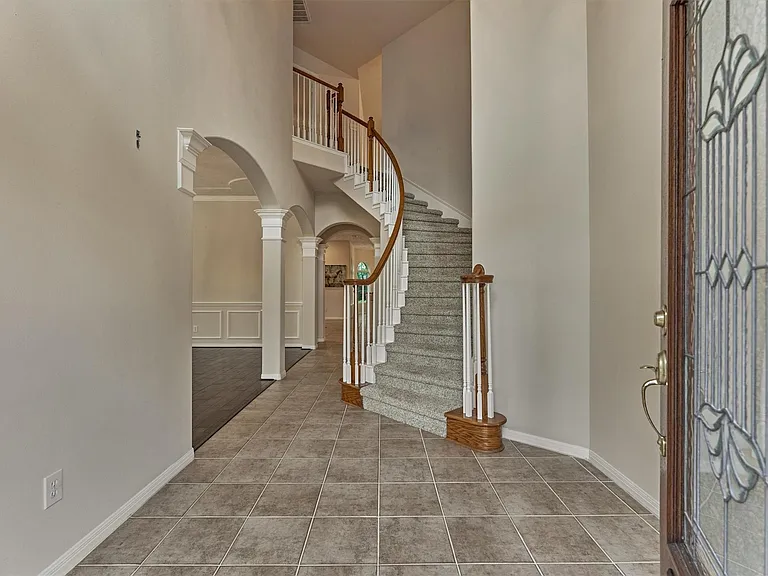 6615 Haughton Dr — Photo 4