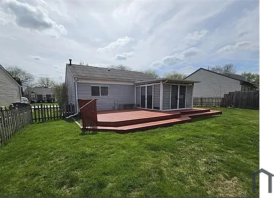 2666 Prairieview Ln N — Photo 2