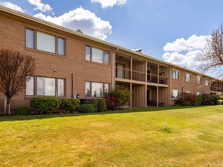 1038 S Oak Hills Way — Photo 39
