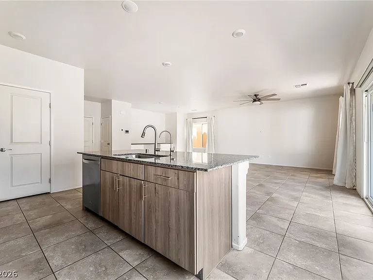3803 Berenices Ave — Photo 8