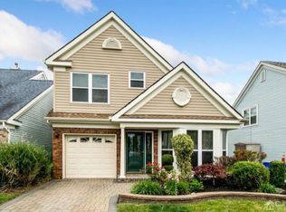 33 Carlisle Ct, Old Bridge, NJ 08857
