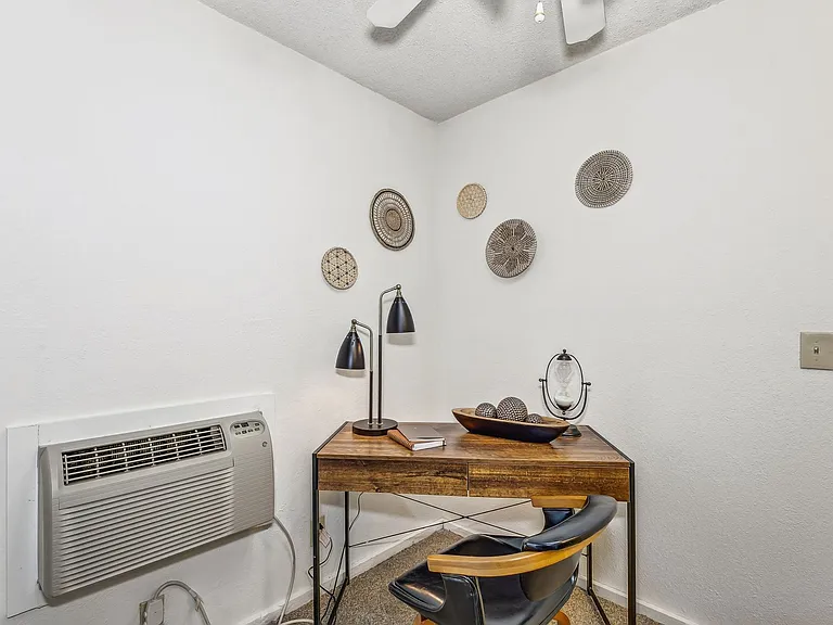 Birch - Studio / 1 Bath - 425 Sq.Ft.
