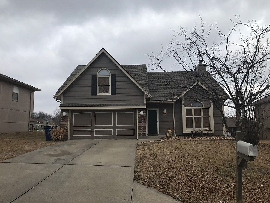 1st image of 507 NE Fox Trail Dr