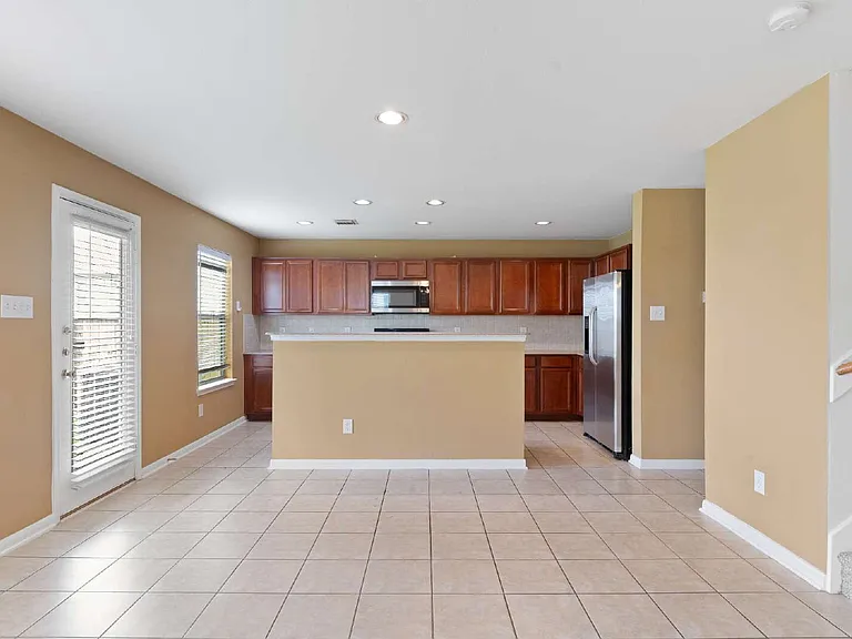 18226 Fair Grange Ln — Photo 6