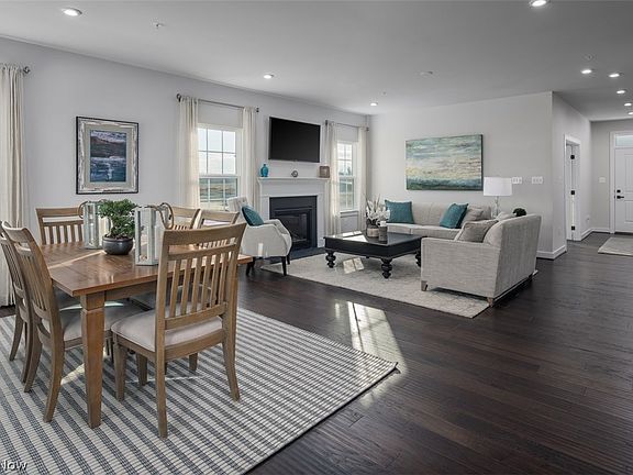 3rd image of 2340 Sweetberry Cir