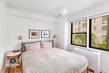 Rented by Coldwell Banker Warburg