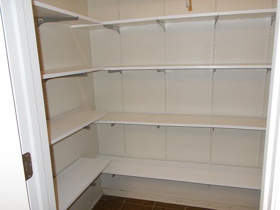 Large pantry - shelves on right side as well