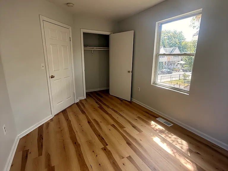 21 Avenue A — Photo 7