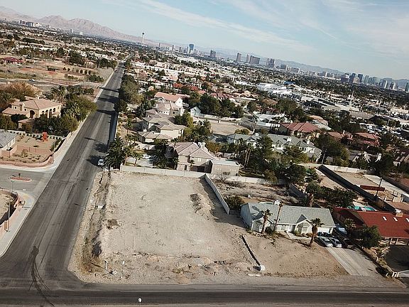 5th image of 2200 S. Tenaya Way