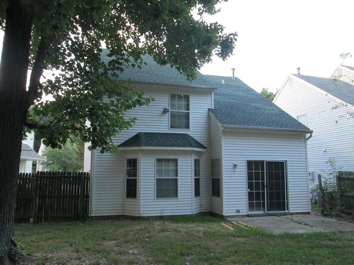 3 bed, 2.5 bath, 1449 sqft, $2,200 — Photo 4