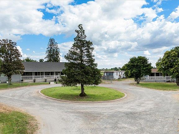 3rd image of 25832 Magnolia Rd
