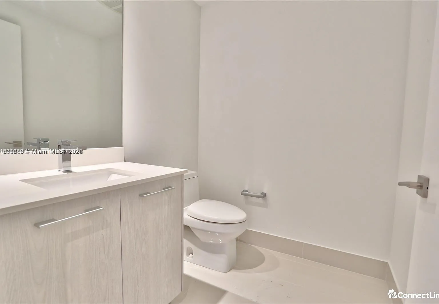 1 bed, 1.0 bath, $3,800 — Photo 3