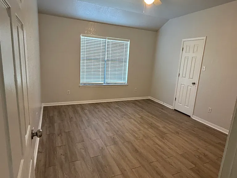 1205 Nicholas Cir #B — Photo 9