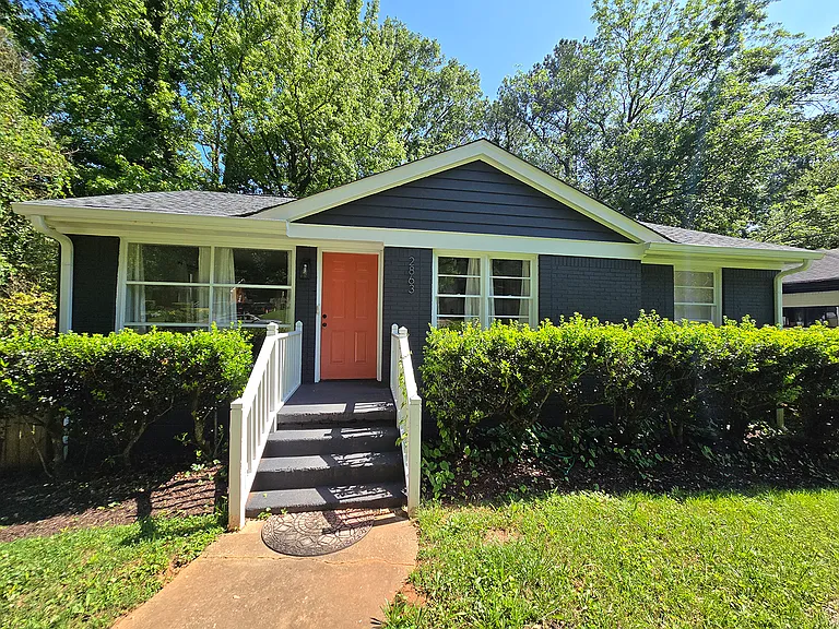 2863 Catalina Dr — Photo 3