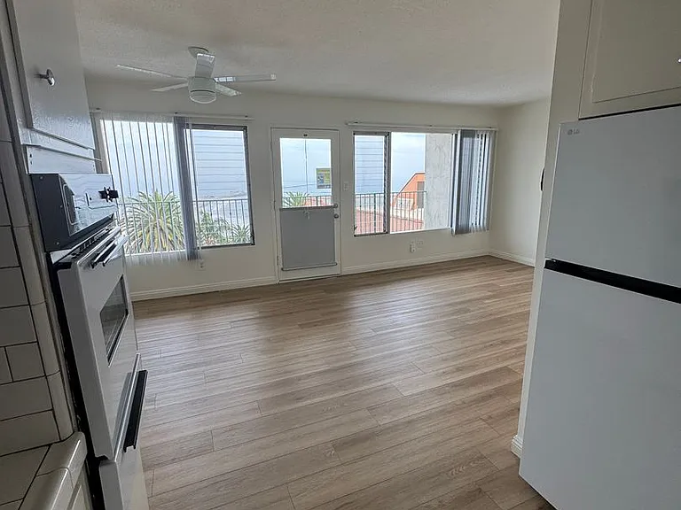 3811 Bluff — Photo 9