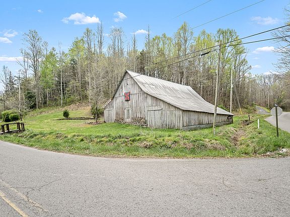 24th image of 1195 Shipman Creek Rd