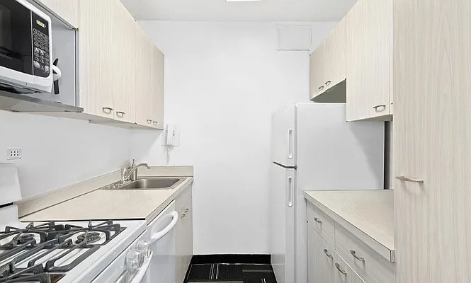 Rented by Douglas Elliman | media 4