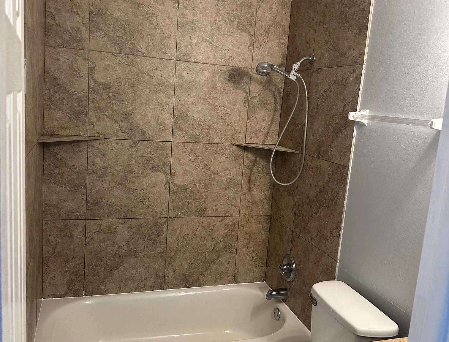 2 bed, 775 sqft, $1,200 — Photo 3