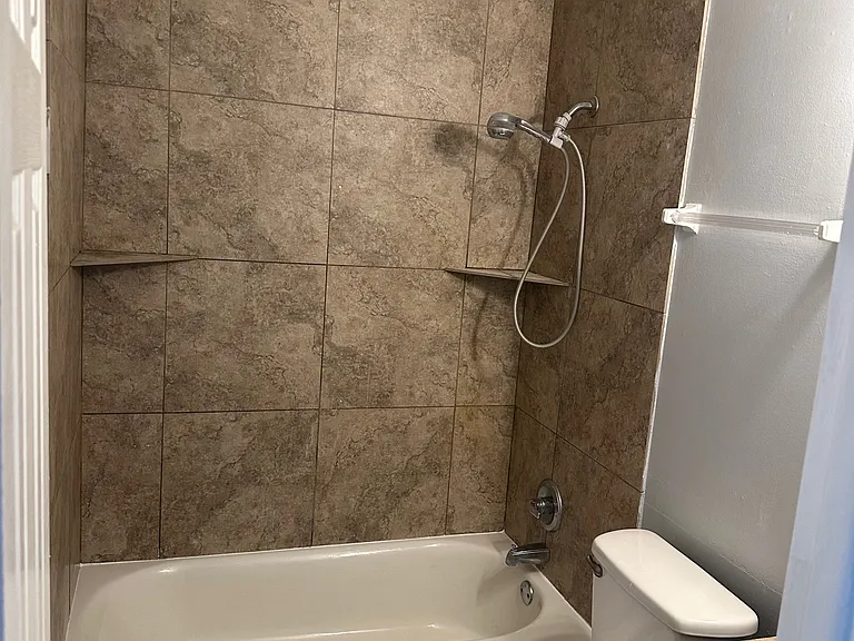 2984 Myra St — Photo 3