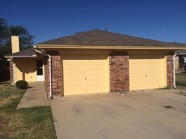 2nd image of 310 Briar Cir W