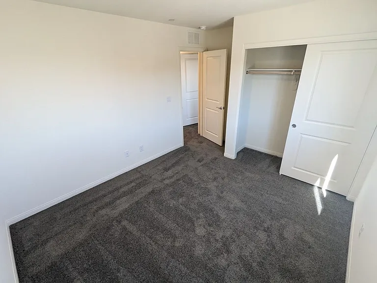 7071 Alabaster Peak St — Photo 25