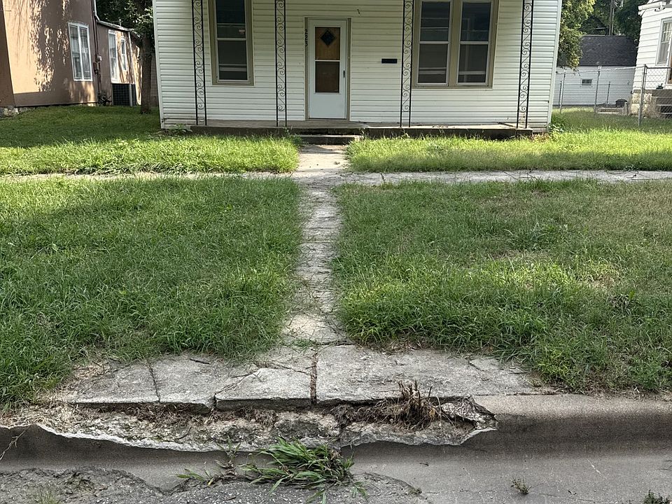 1st image of 223 W 1st St