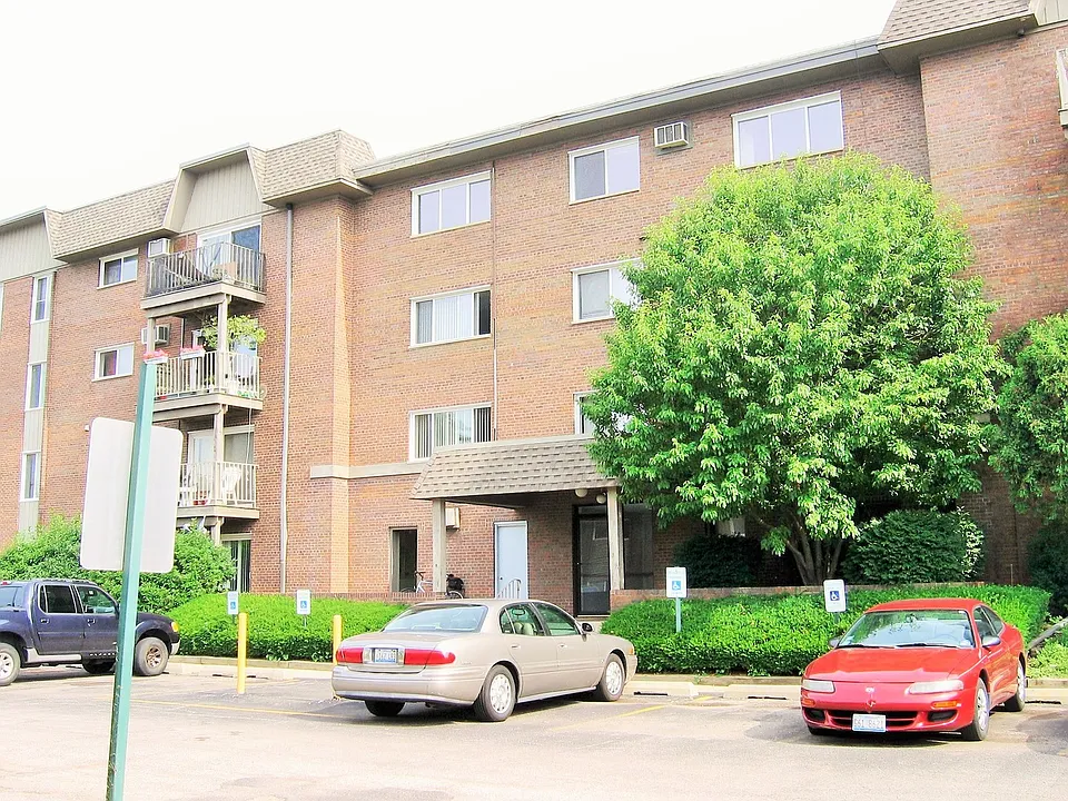 2300 Beau Monde Ln #111