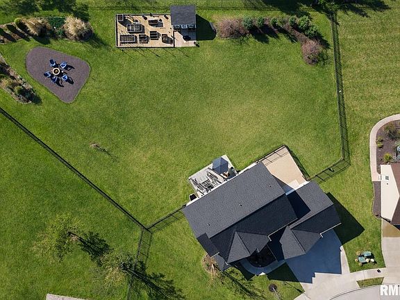 4th image of 3000 W Saddle Creek Dr