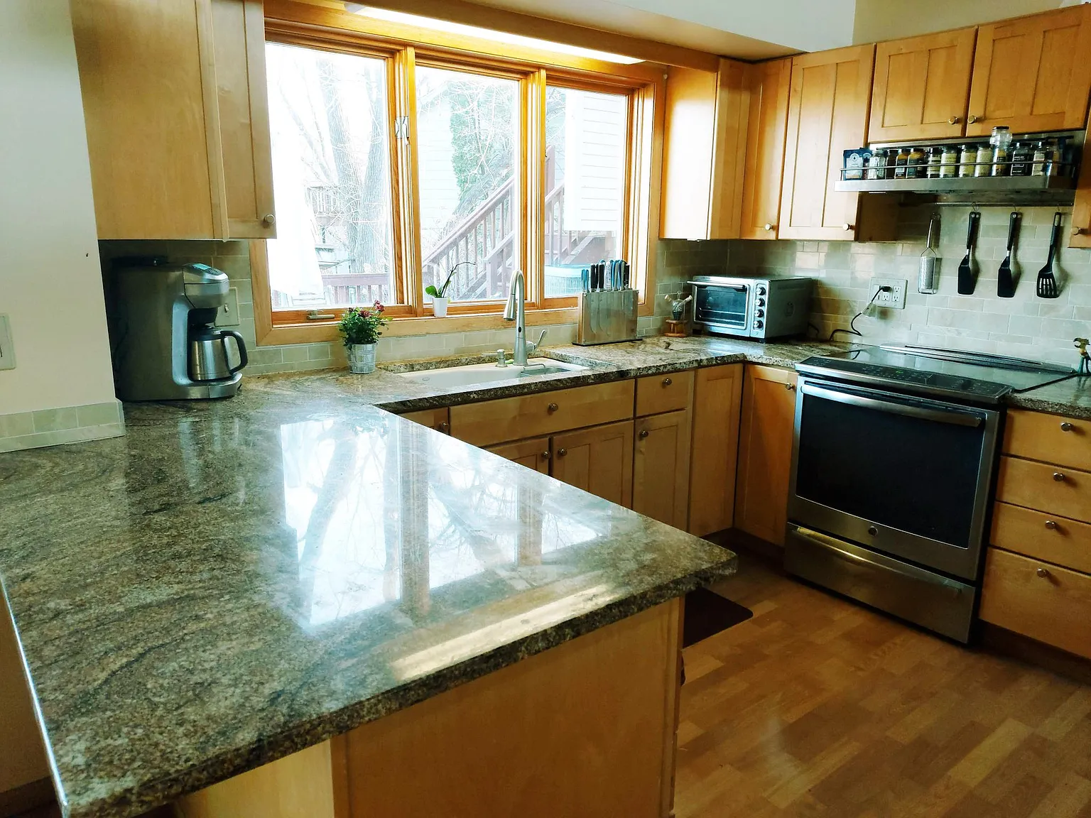 Sheffield Cir N, Minnetonka — Photo 2