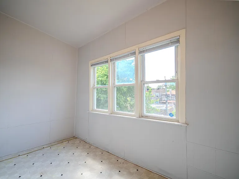 7916 S Throop St — Photo 22