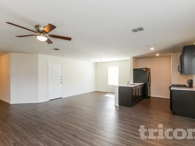 5672 McClelland St — Photo 2
