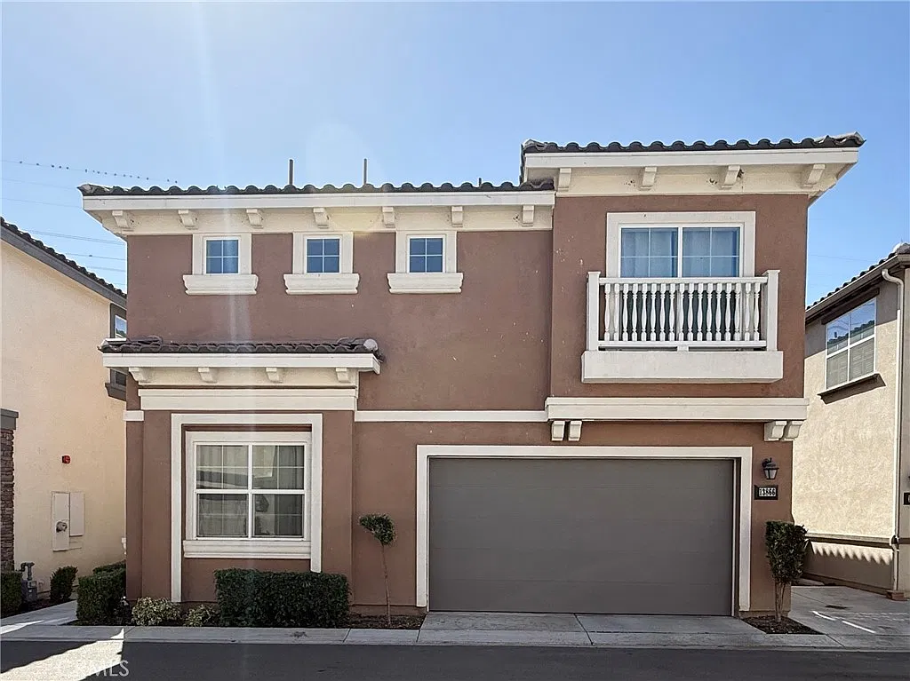 5 bed, 2250 sqft, $3,680 — Photo 1