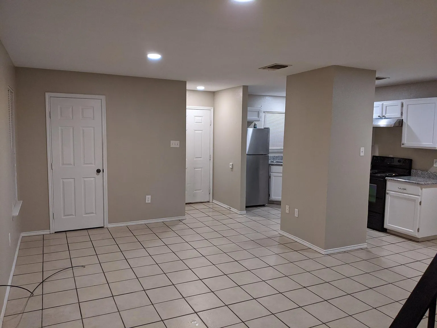 3 bed, 1.5 bath, 1040 sqft, $1,285 — Photo 4