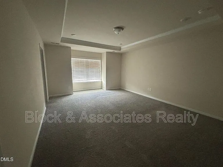 268 Abbots Mill Dr — Photo 32