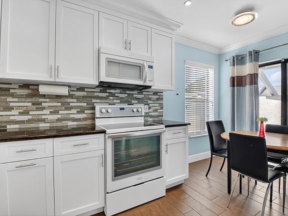 5th image of 10980 Hidden Lake Place
