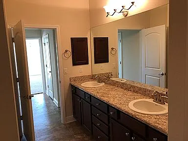 1224 Kellogg Dr — Photo 5